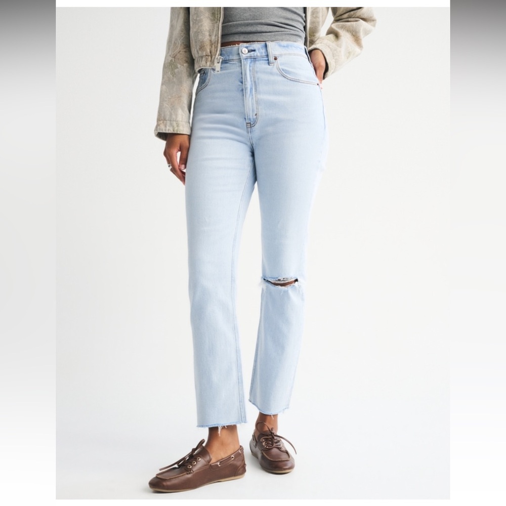 A&F Ultra High Rise Ankle Straight Jean size 31L